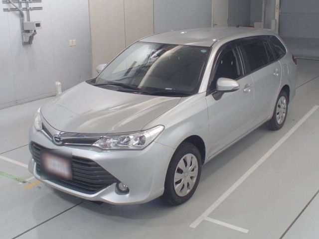 30074 Toyota Corolla fielder NZE164G 2017 г. (CAA Chubu)